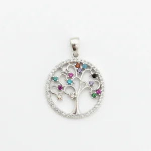 Srebrni privezak Drvo života 925 sa šarenim cirkonima na crnoj pozadini