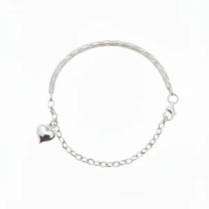 Srebrna narukvica Duo form 925 modernog dizajna na beloj pozadini