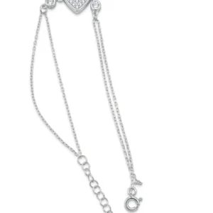 Srebrna narukvica Cirkon-srce 925 sa privescima na beloj pozadini