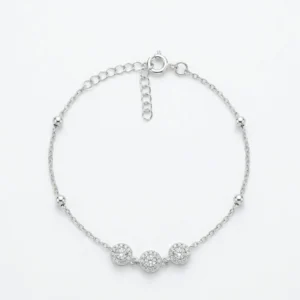 Srebrna narukvica Trio sparkle sa tri okrugla priveska i cirkonima